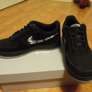 Nike Air Force 1 Black Wolf Gray Camo Swoosh Suede Sneakers